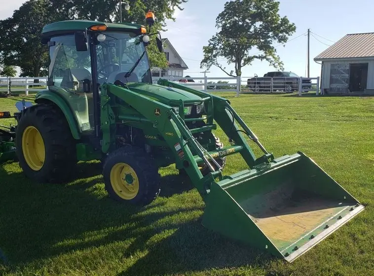 2015 JOHN DEERE 4066R MFWD - Image 4