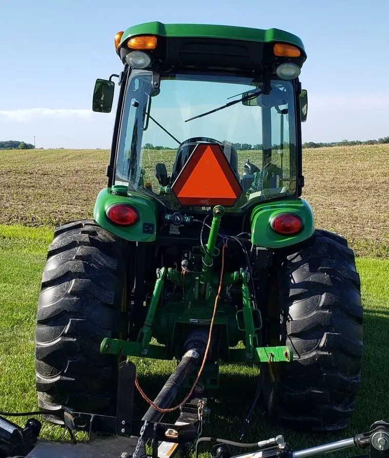 2015 JOHN DEERE 4066R MFWD - Image 6