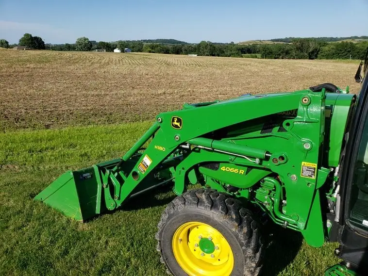2015 JOHN DEERE 4066R MFWD - Image 11