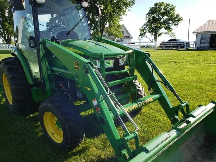 2015 JOHN DEERE 4066R MFWD - Image 9