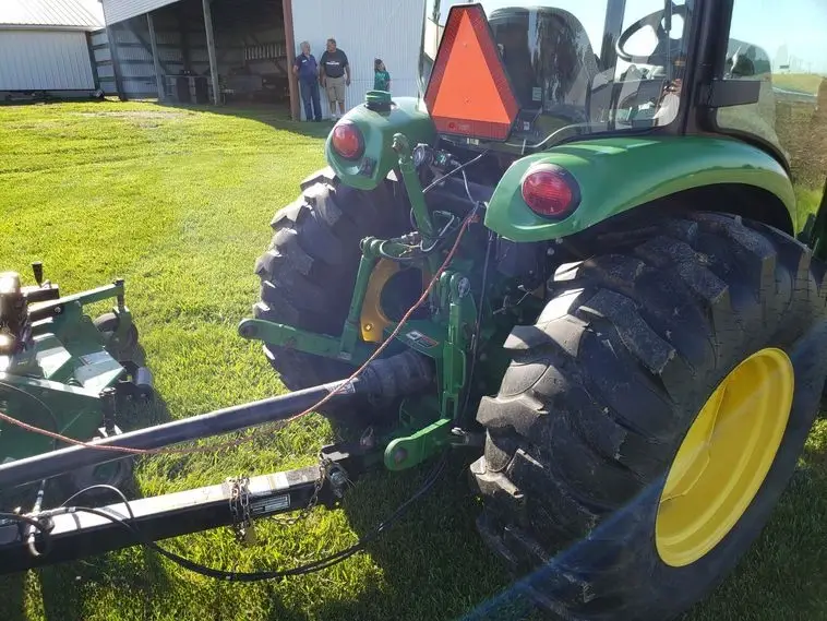 2015 JOHN DEERE 4066R MFWD - Image 8