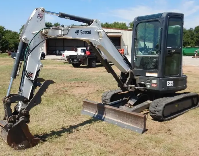 2016 BOBCAT E35