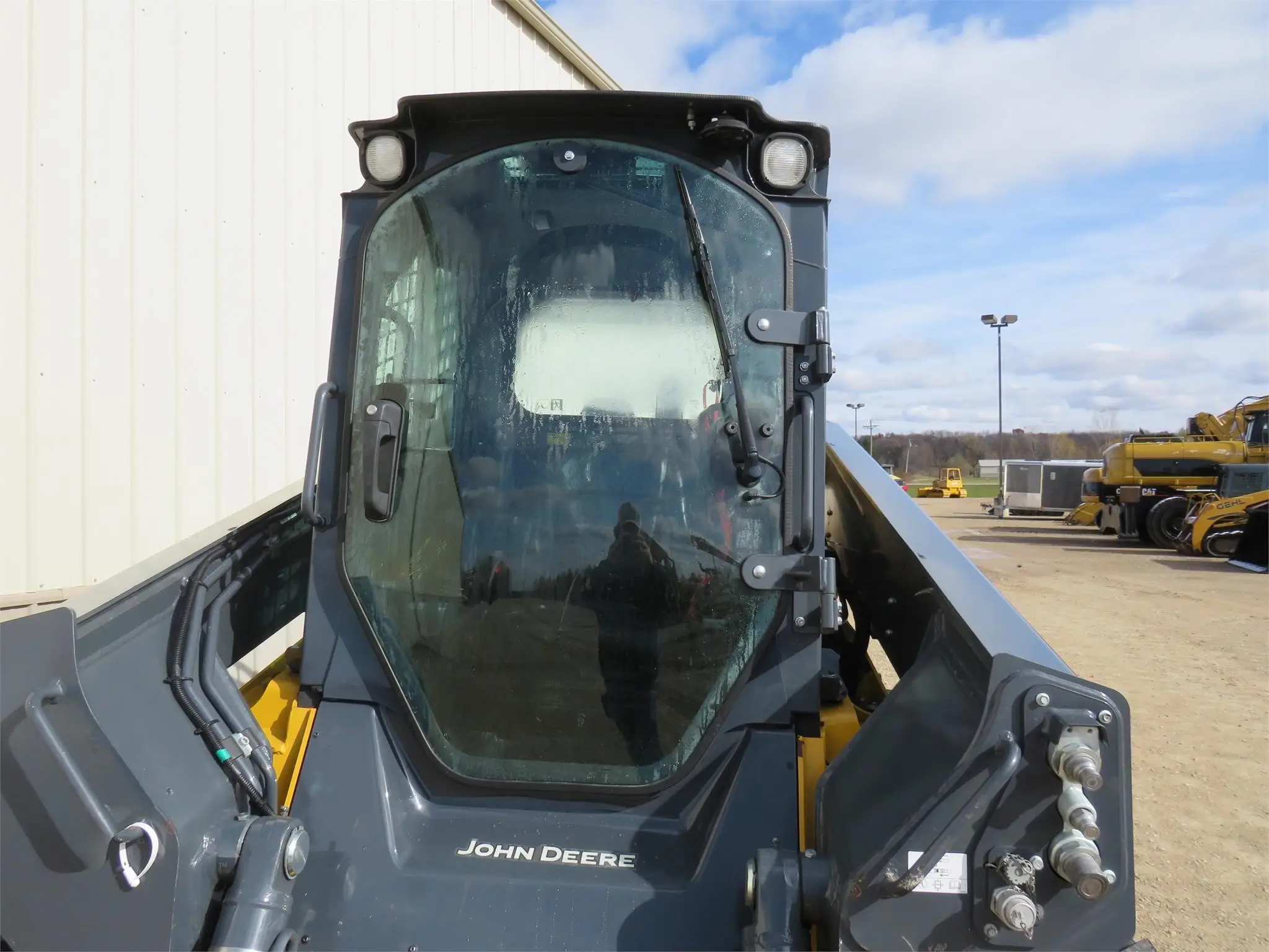 2017 JOHN DEERE 330G - Image 23