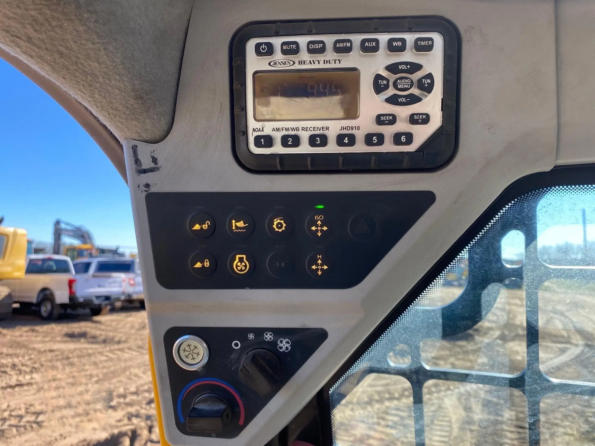 2018 JCB 3TS-8T - Image 12