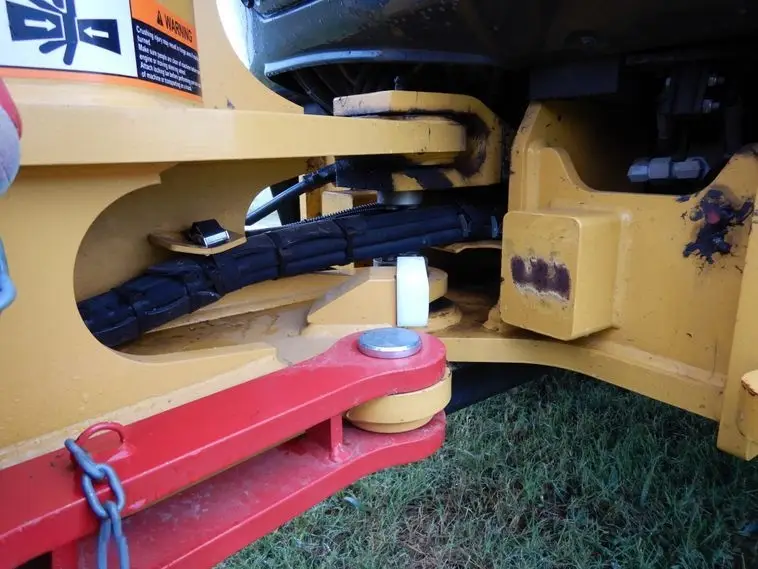 2018 JOHN DEERE 204L - Image 23