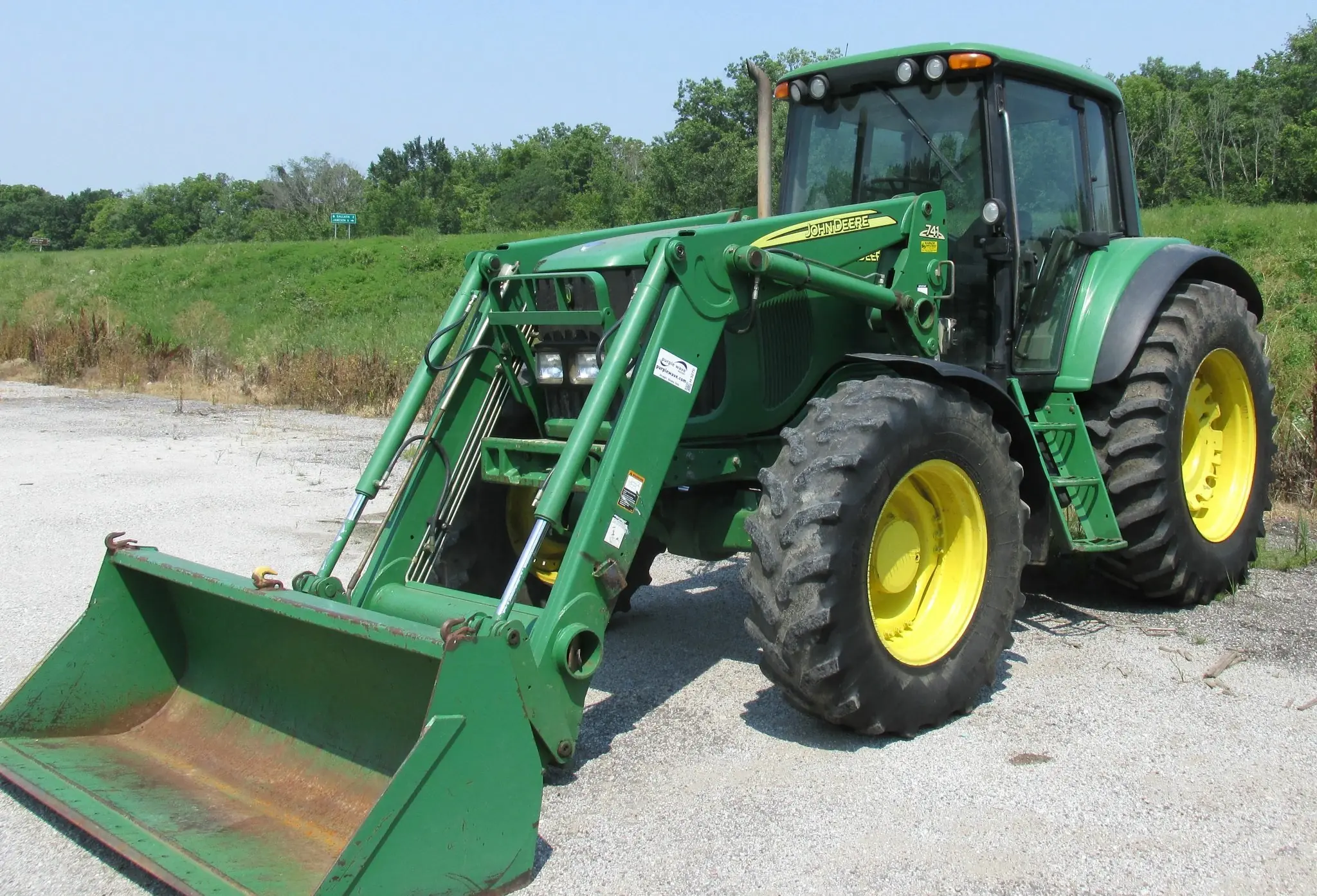 2005 JOHN DEERE 7220