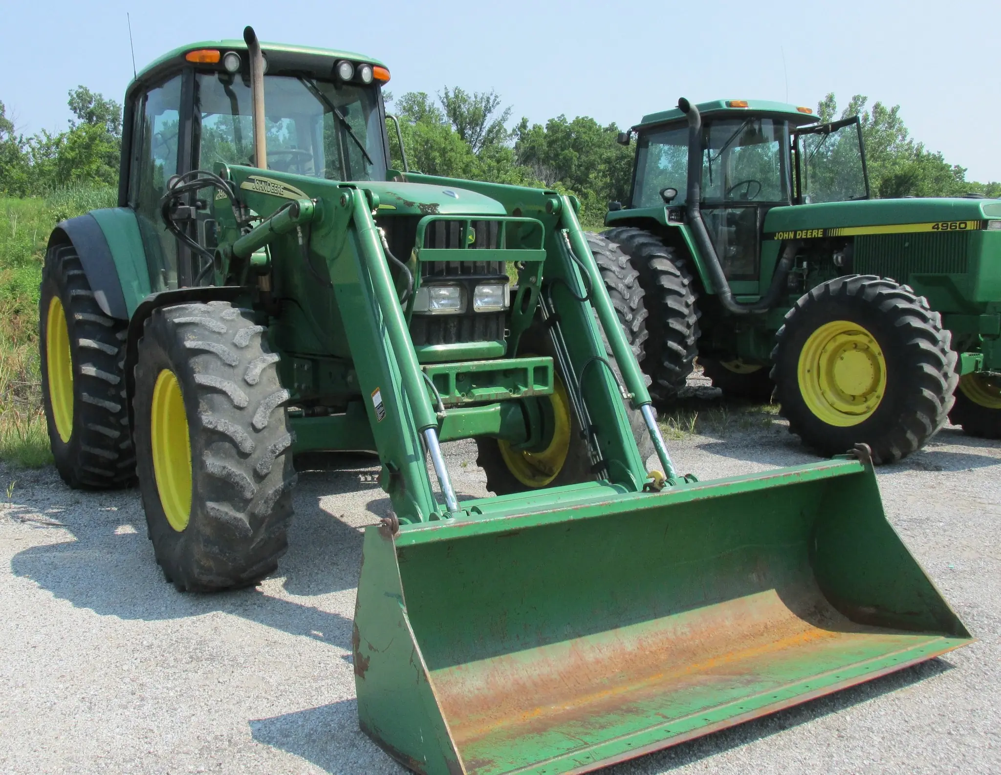 2005 JOHN DEERE 7220 - Image 3