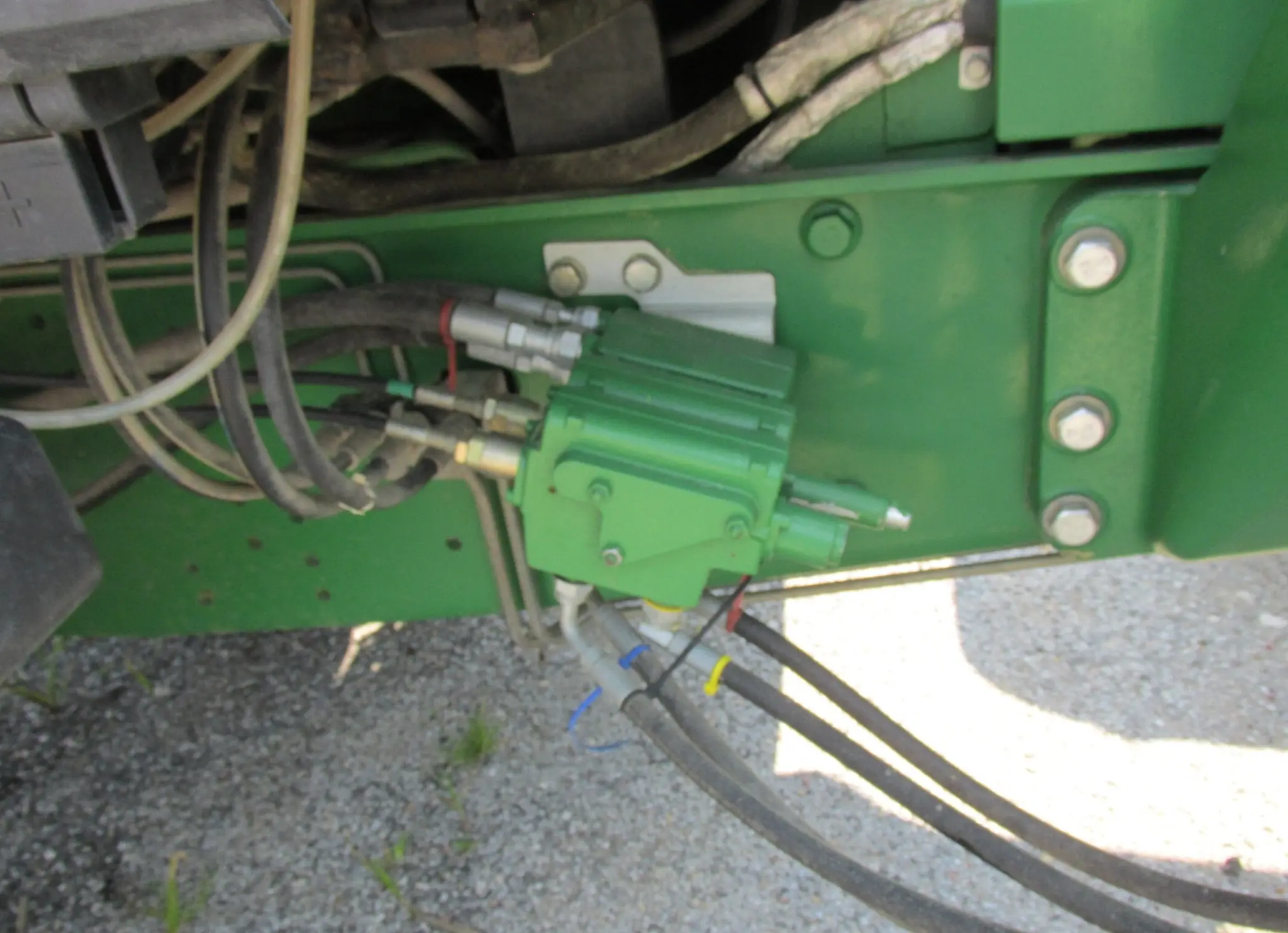 2005 JOHN DEERE 7220 - Image 23