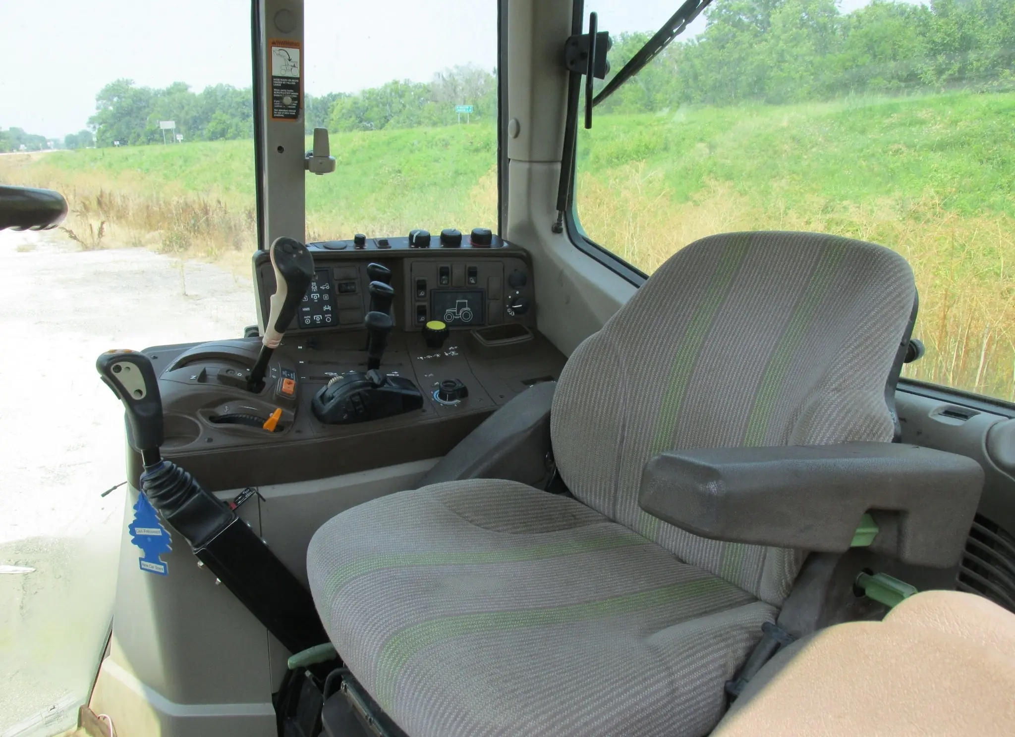 2005 JOHN DEERE 7220 - Image 17