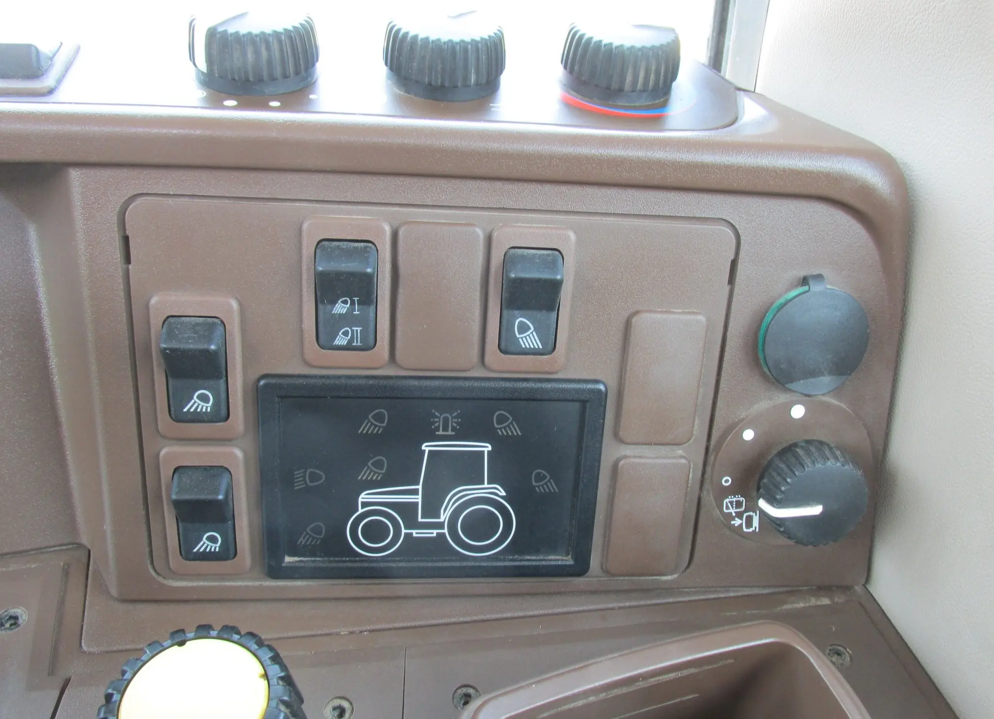 2005 JOHN DEERE 7220 - Image 13