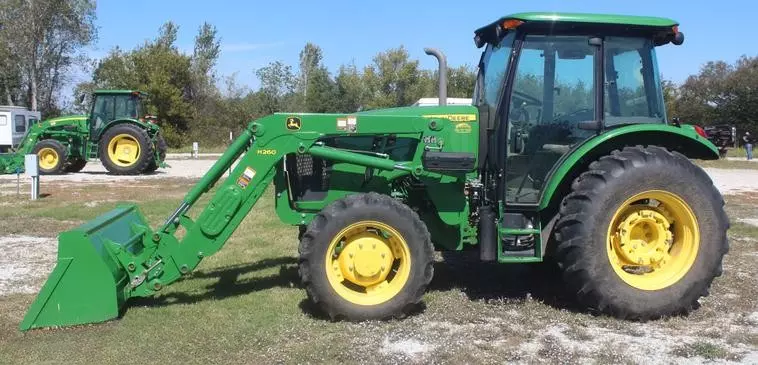 2013 JOHN DEERE 5085E MFWD - Image 2