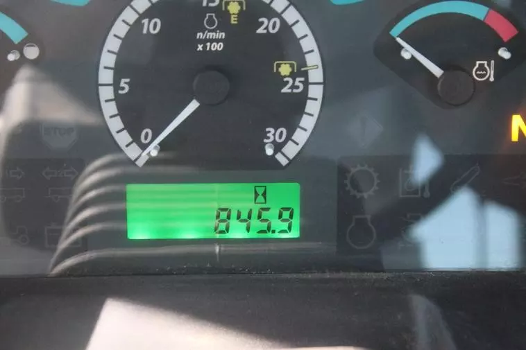 2013 JOHN DEERE 5085E MFWD - Image 12