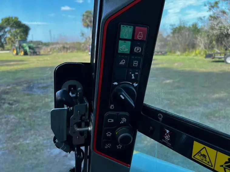 2022 BOBCAT T66 - Image 12