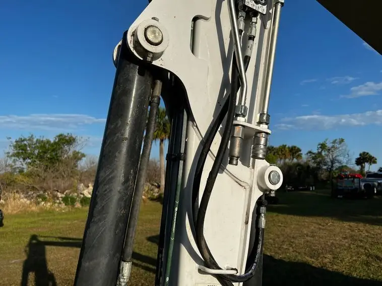 2022 BOBCAT E50 - Image 10