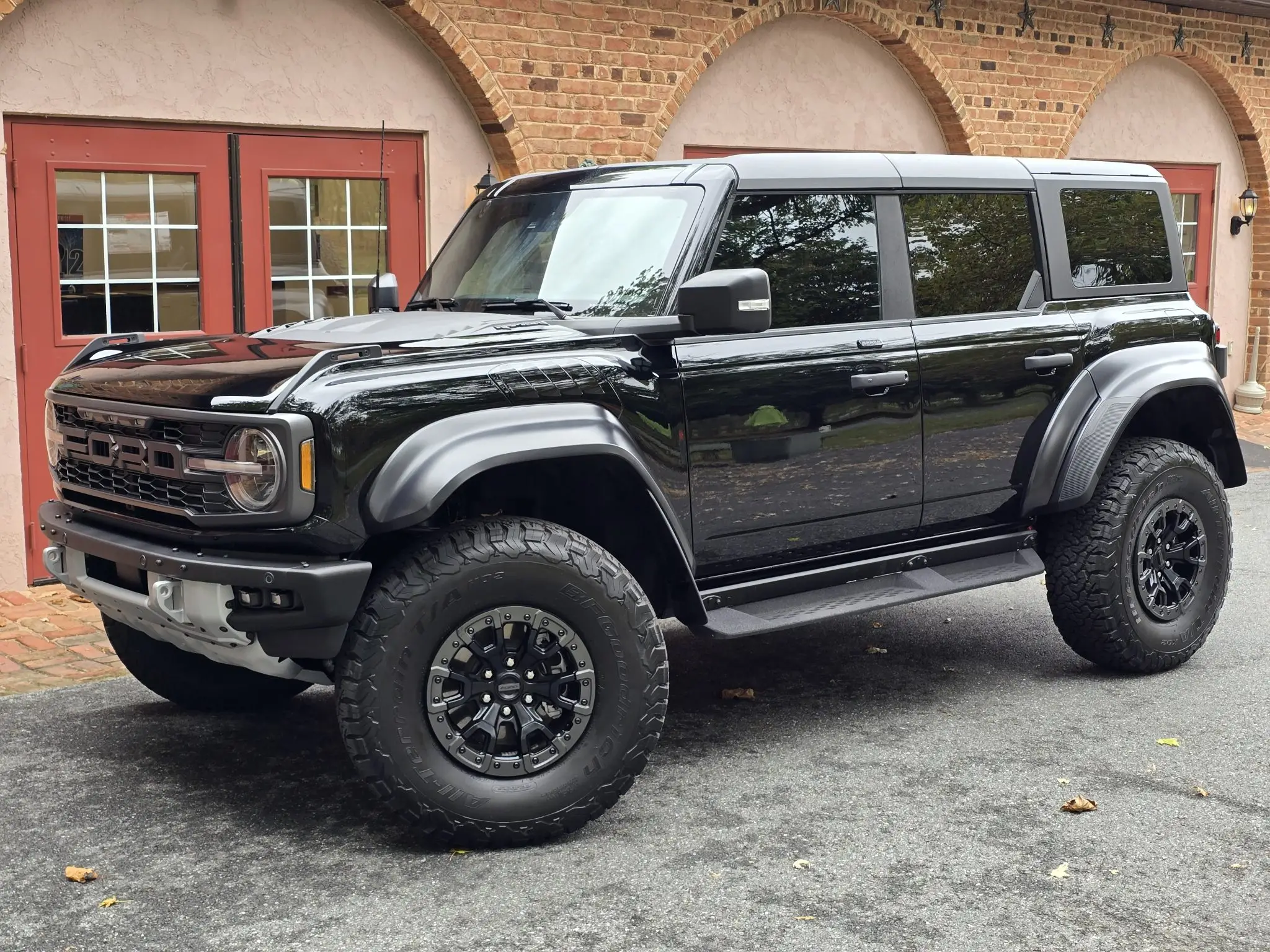 2022 Ford Bronco Raptor - Image 2