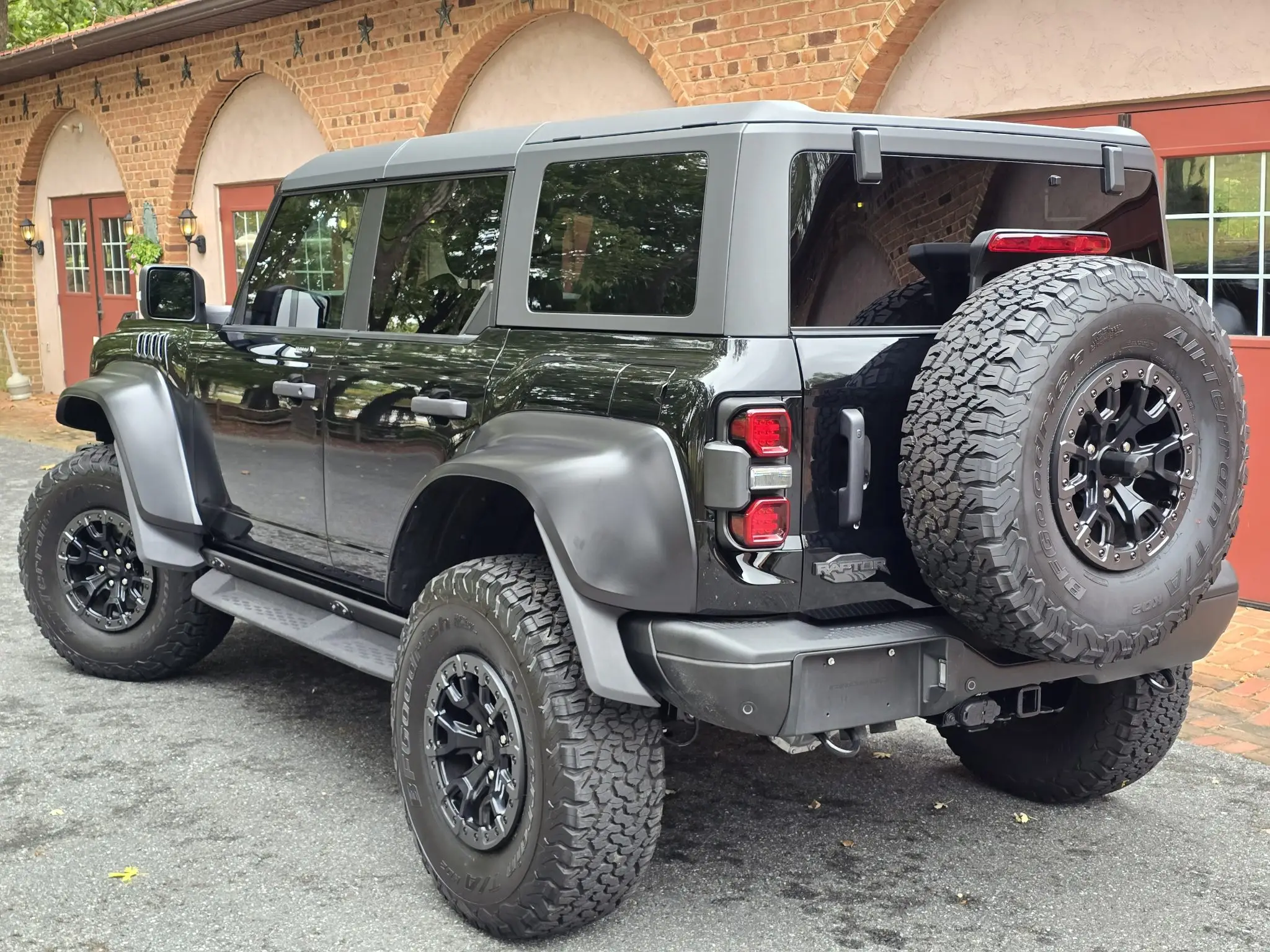 2022 Ford Bronco Raptor - Image 3
